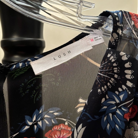 Black floral romper - Picture 3 of 7